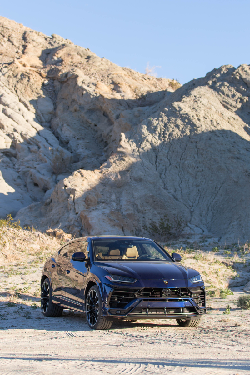 Illustration for article titled The 2019 Lamborghini Urus Drives Like the Vengeful King of Crossovers